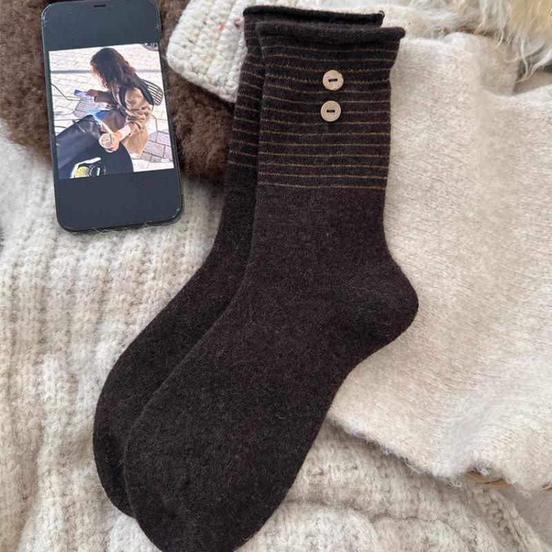 Winter Korean socks women's boneless splicing striped coconut buttons thermal storage heap socks women's socks wool socks