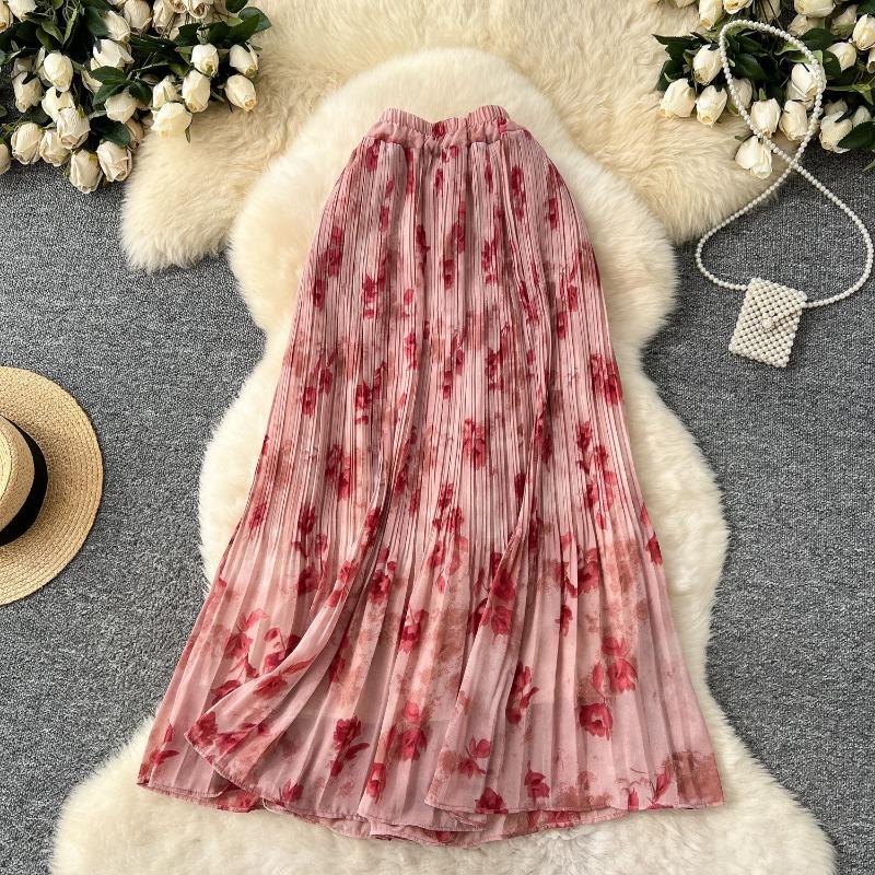 

Юбка из шифона с цветочным узором, нежная и стройнящая, с хорошей драпировкой. Это юбка А-силуэта средней длины. One Size розовый