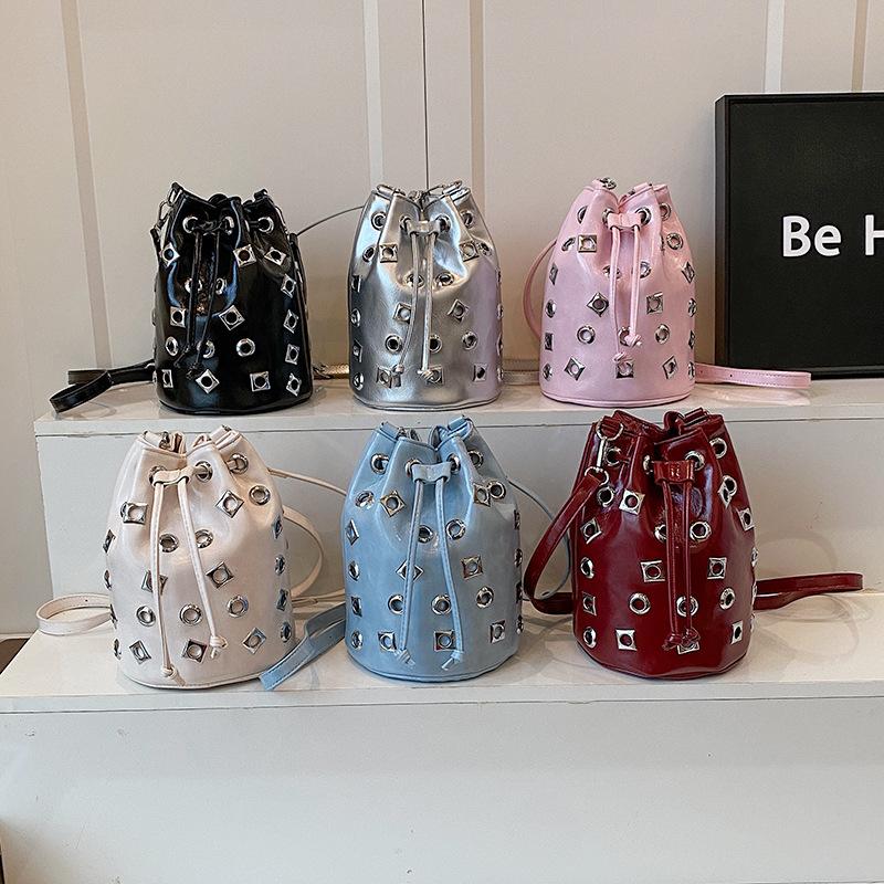 Bags Personalized Rivet Shoulder Bag Summer 2025 New Fashion Niche Versatile Ladies Trend Crossbody Bucket Bag
