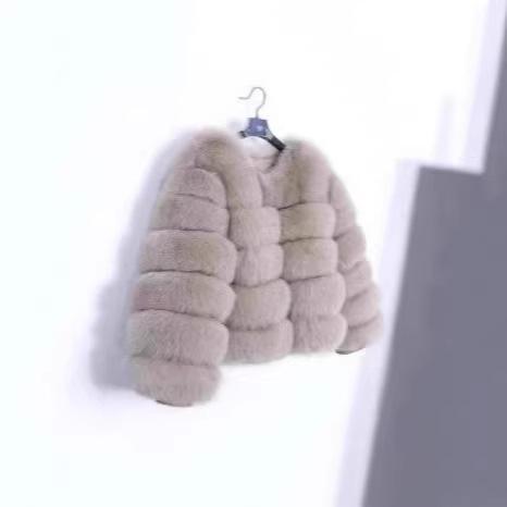 European and American fur jackets imitation fox hair splicing winter clothing thickened warm long-sleeved short fur jackets are in stock