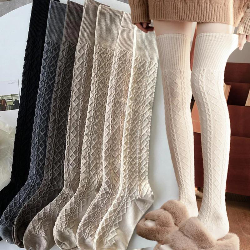 Women Classic Striped Knee High Socks Autumn Black White Gray Thicken Warm Thigh Socks Fashionable Comfortable Long Stockings