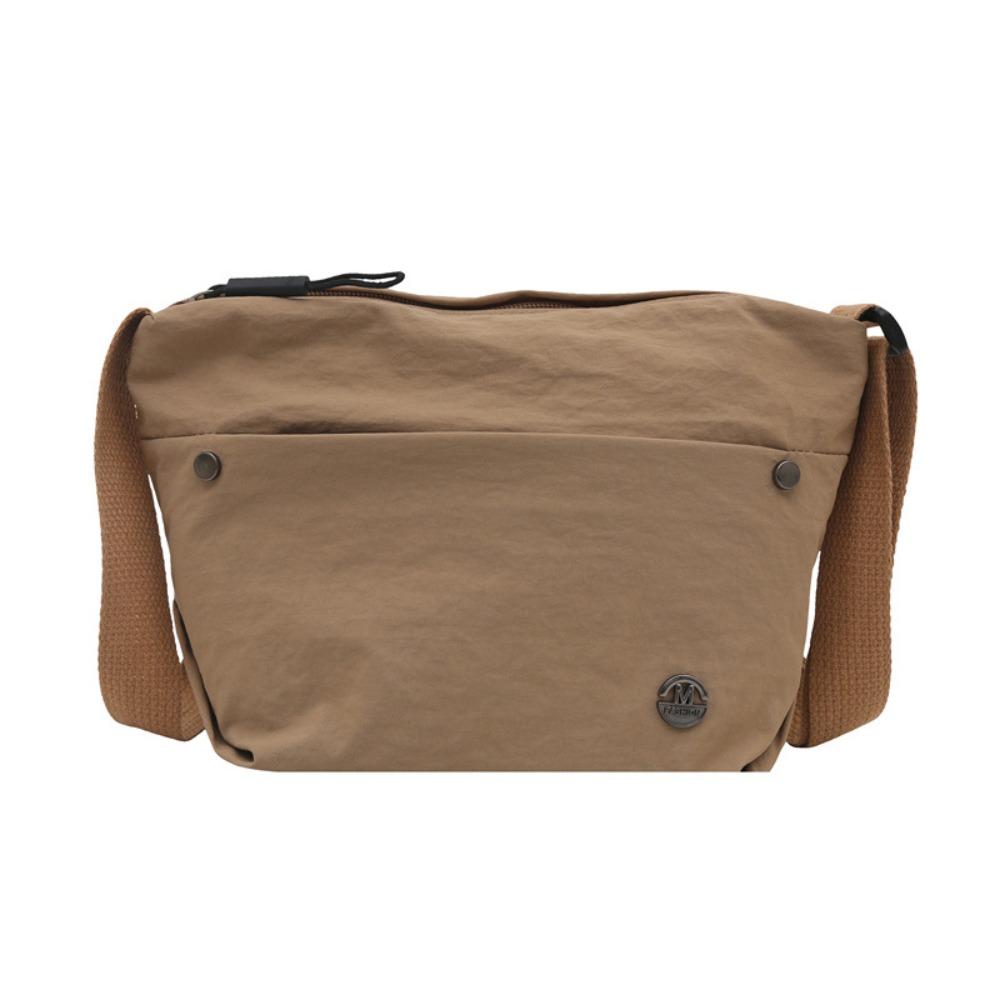 Stylish Ultra-Light Nylon Crossbody Bag Adjustable Wide Strap Large Capacity Messenger Bag Zipper Closure Women Bag Outing