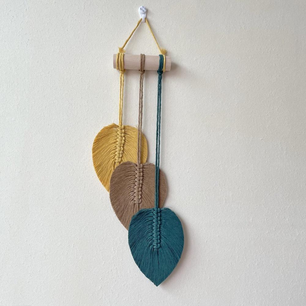 

1pcs Bohemian Macrame Wall Hanging with Colorful Leaves Heart Shape Handwoven Cotton Rope Tapestry for Home Decor 10x38cm