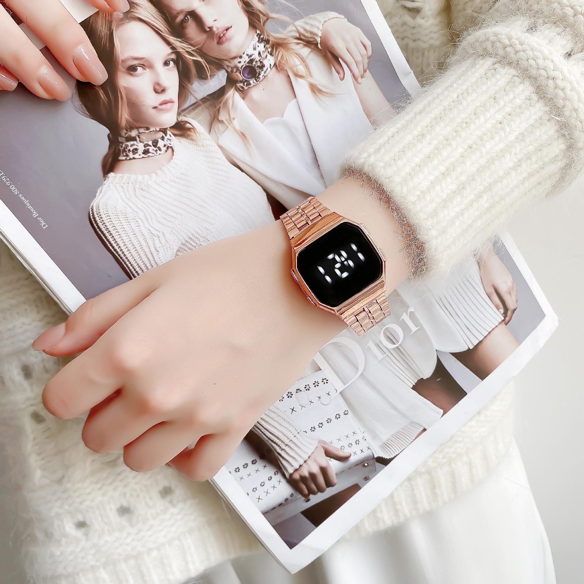 Describe: Fashion big digital watch, simple atmosphere Specification: Movem...