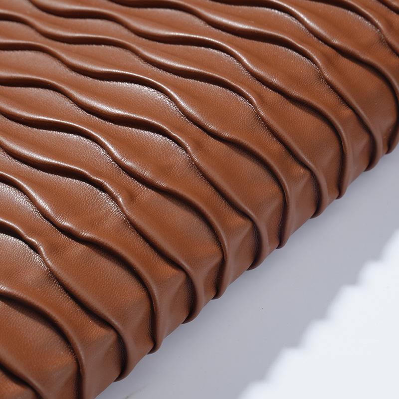 Wireless Quilted 3D Embossed Pleated PU Breathable Waterproof Stretch Fabric for Apparel, Bags, and Shoes