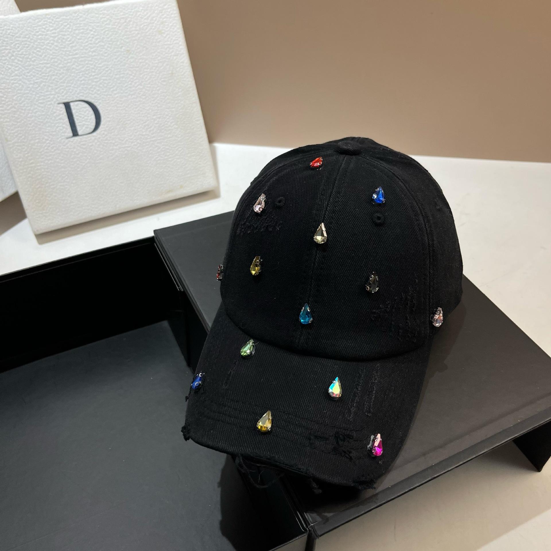 

Colorful Niche Light Luxury Rhinestone Cap Youth Personality Design Washed Hole Baseball Cap Tide Adjustable чорний