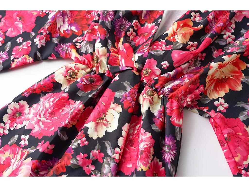 European & American Women's Summer 2023 Bestseller: Printed V-neck Dress with Three-quarter Sleeves