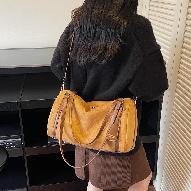Autumn and Winter Retro Suede Large-capacity Bag Women's 2025 New Niche Single Shoulder Underarm Bag Premium Tote Bag