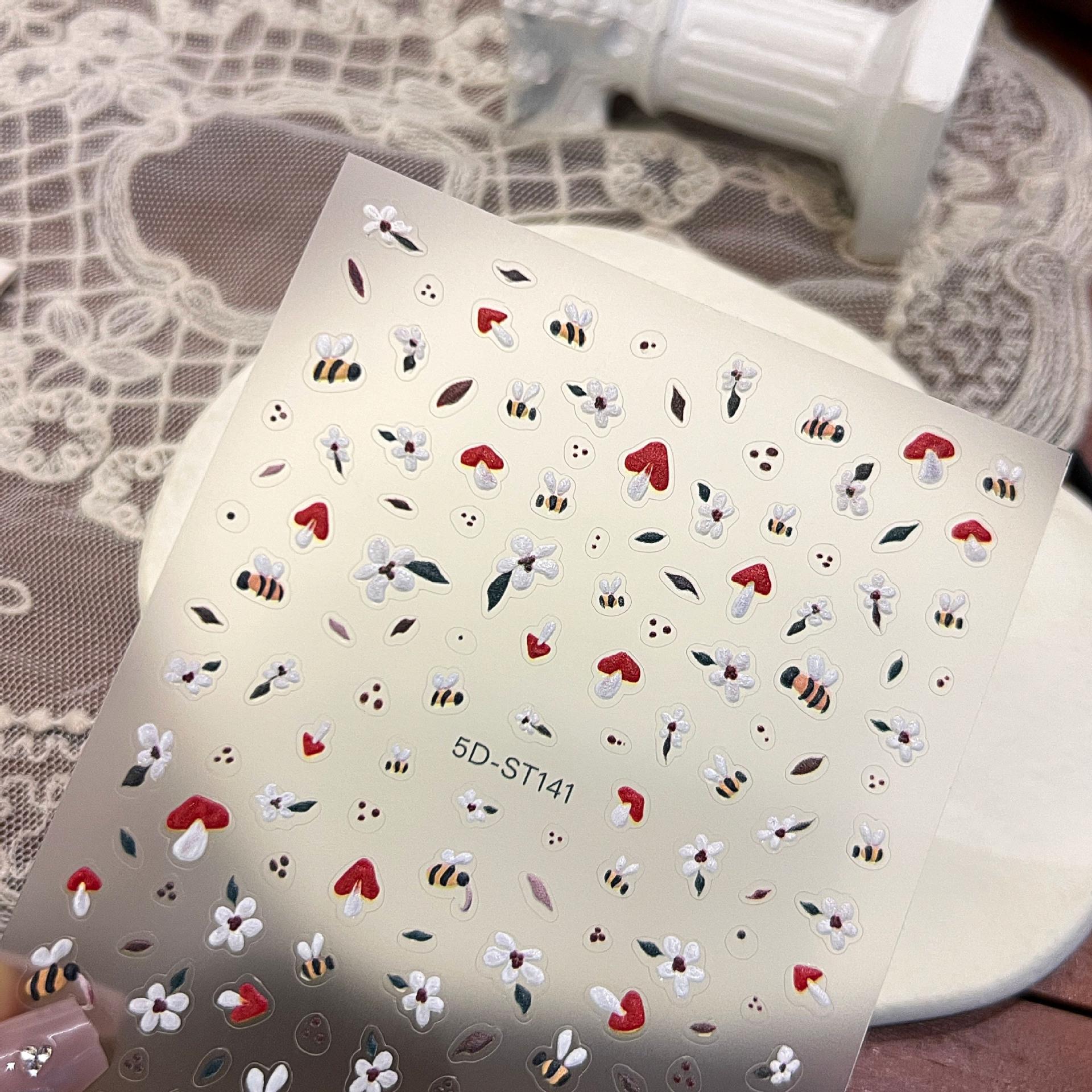 

Свежие цветы и 3D наклейки для ногтей в виде сердца, пчелы и гриба