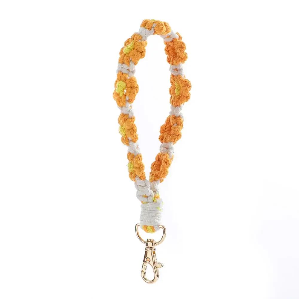1Pc Daisy Keychain Phone Keychain Ins Key Chain Finished Keychain Braid Wrist Strap Keychain Vintage Pastoral Style Keychain