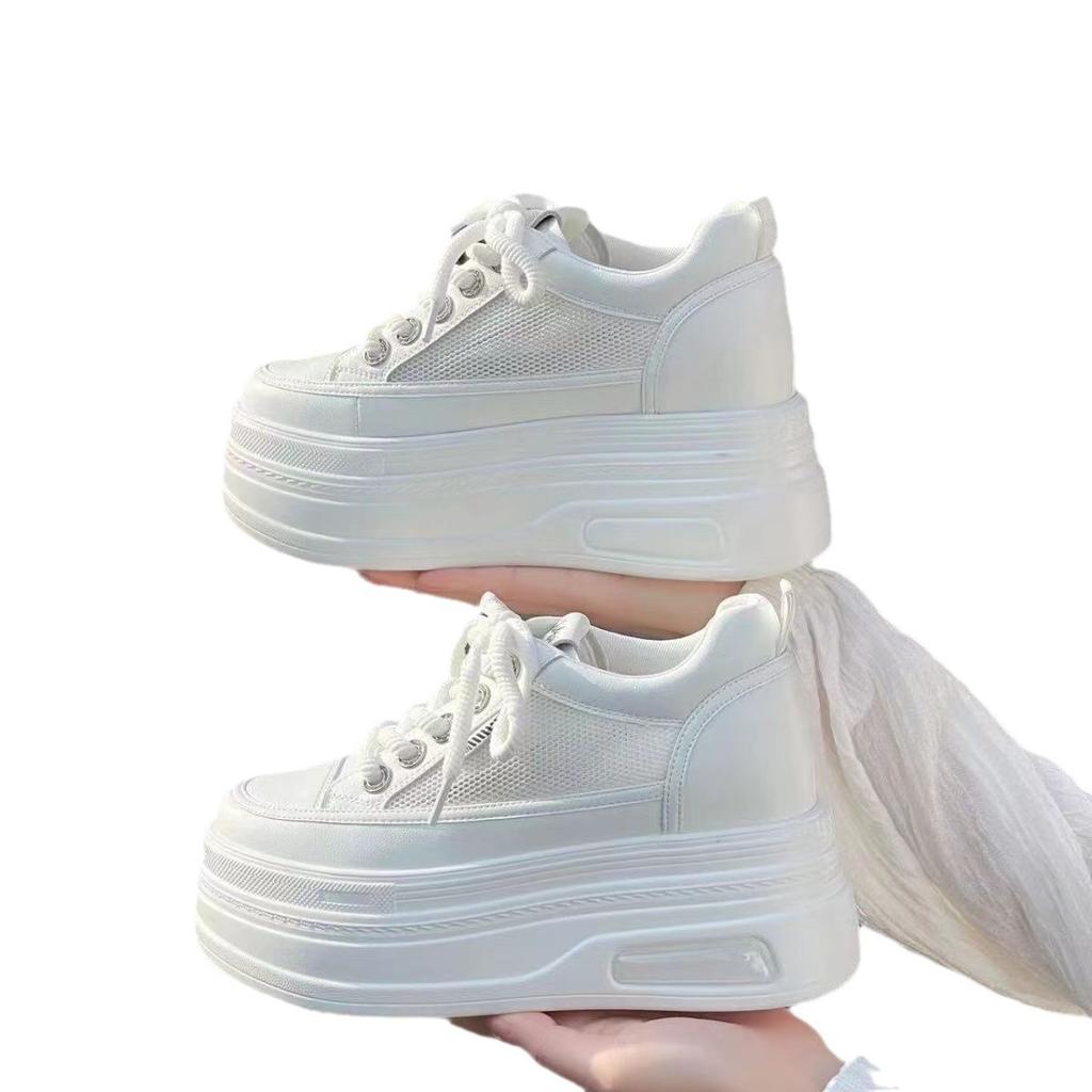 Platform fehér cipő női 2024 tavasz új magasságnövelő női cipő sokoldalú muffin cipő népszerű alkalmi deszkás cipő gyerekek