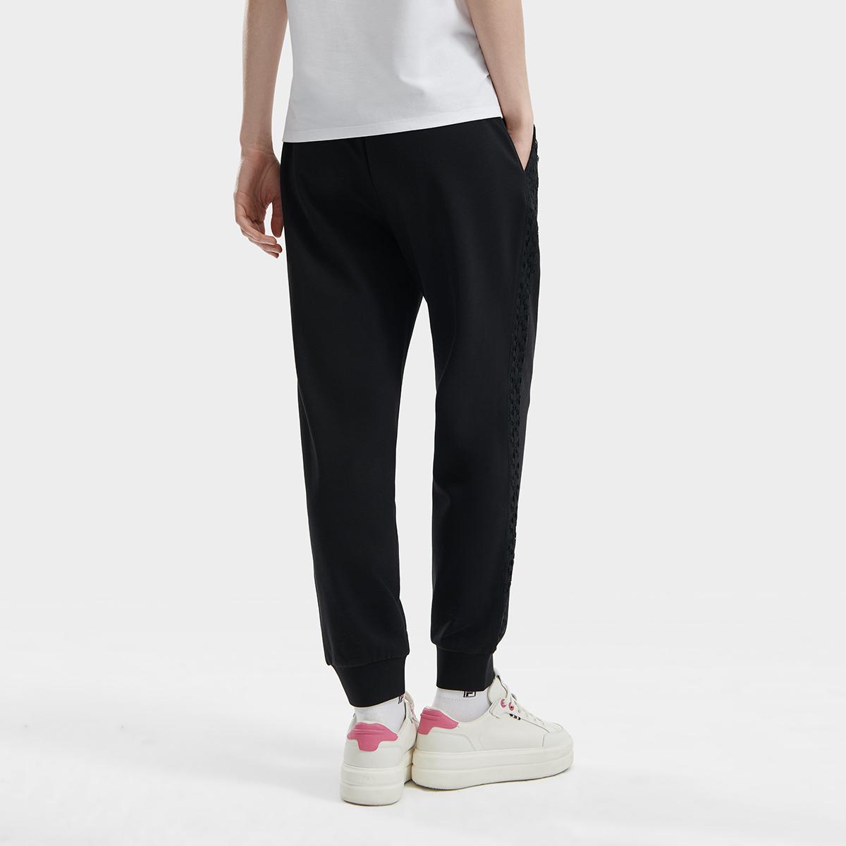 

Новые трикотажные спортивные штаны FILA женские черные F11W428602FBK 170/70A/L