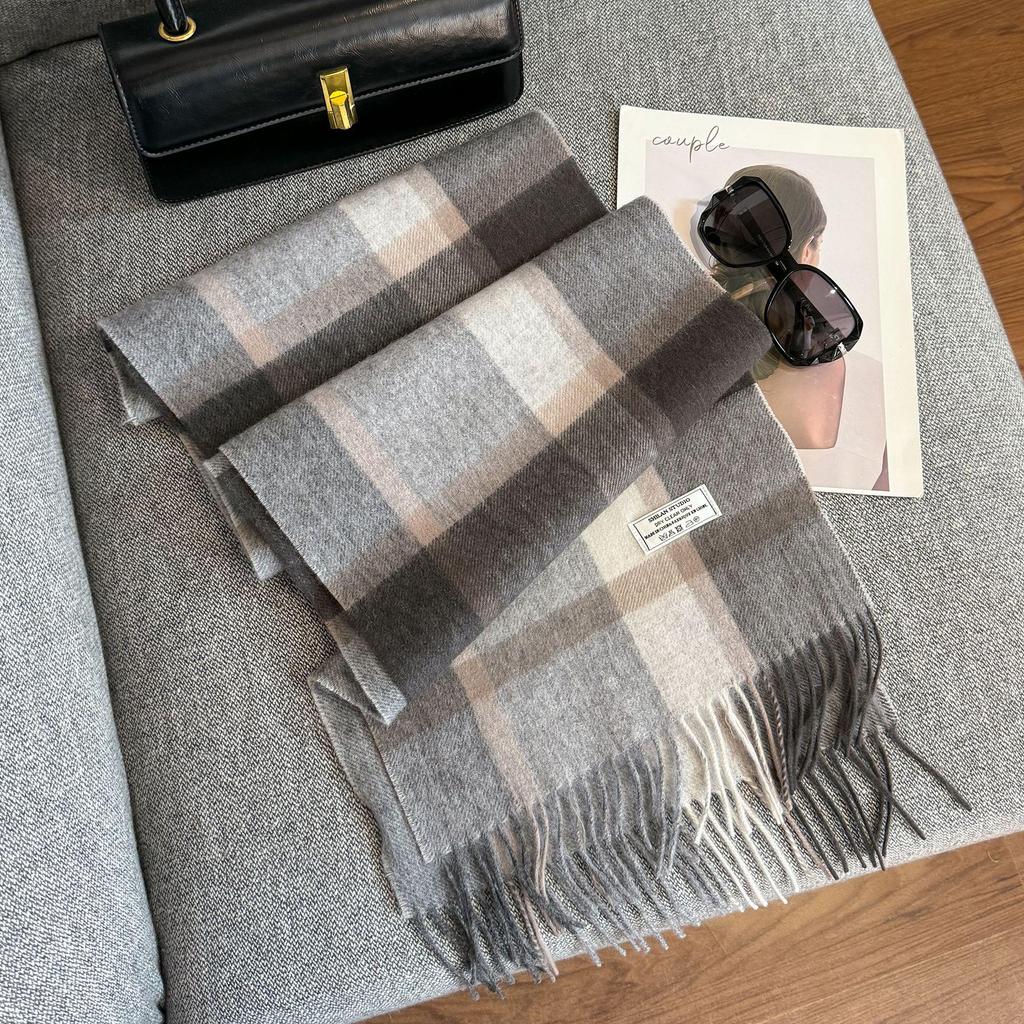 2025 Unisex 100% Wool Scarf: Versatile and Warm for Autumn & Winter