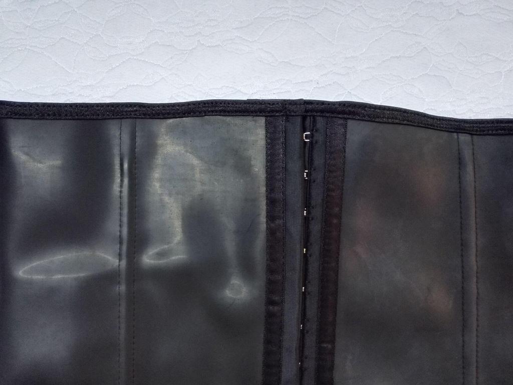 Cross9 Dames Glanzend Latex Korset Body Shaper met Botten Gesp en Buikcontrole