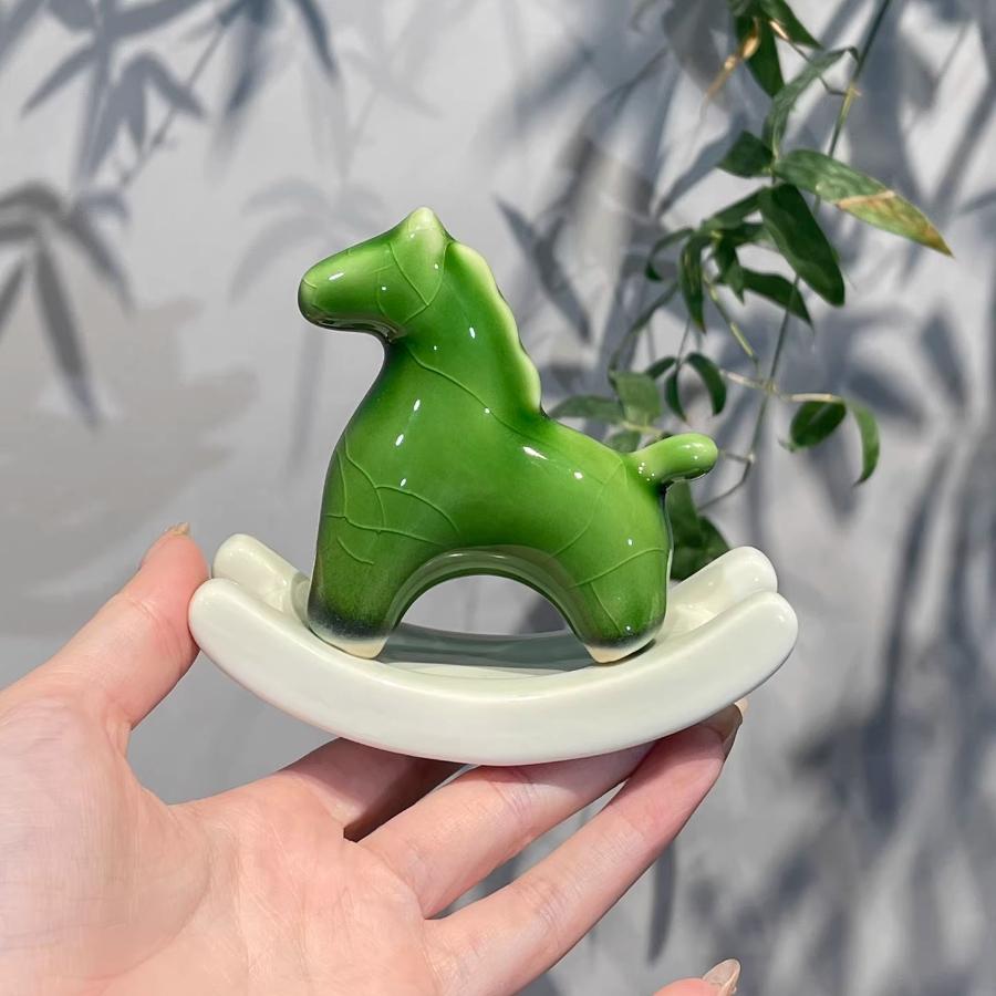 Green Ceramic Rocking Horse Figurine Crackle Glaze Decor with Pearl Necklace Mini Desktop Ornament for Home Luck Gift