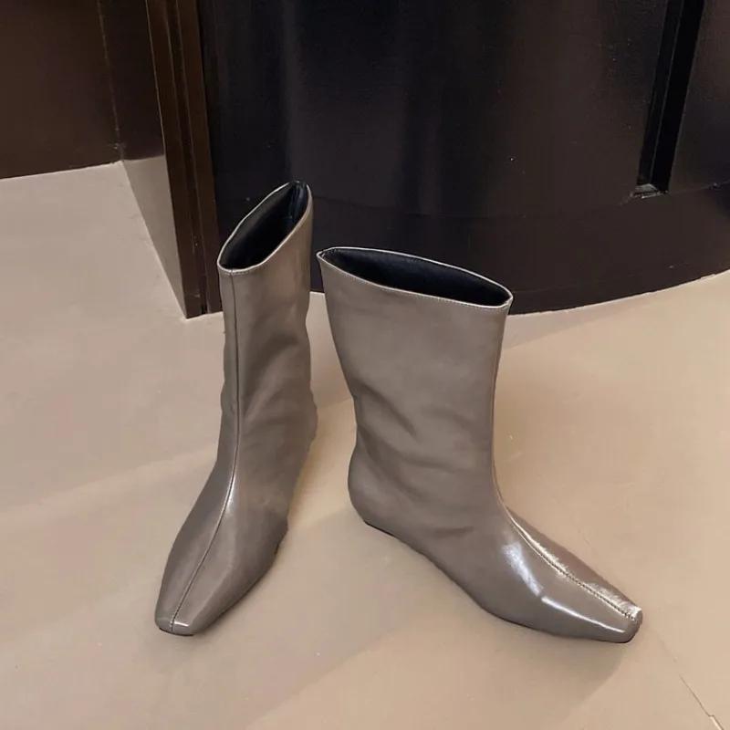 

Мода 2025 Осень/Зима Новые Ретро Ботинки Рыцаря с Квадратным Носком Универсальные Ботильоны на Танкетке до Середины Голенища для Женщин 39 серый