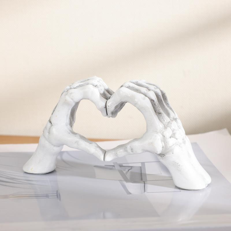 Resin Love Gesture Sculpture Premium Nordic Light Luxury Craft Ornament for Home Office Desktop Decoration