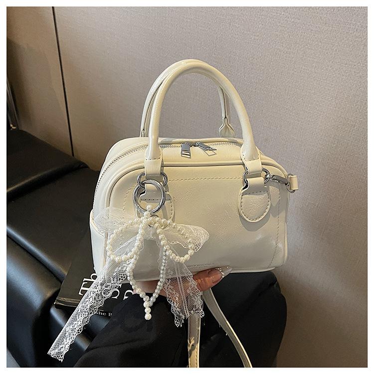 Crossbody bag women's bag new fashion shoulder portable bowling bag summer versatile niche pillow bag