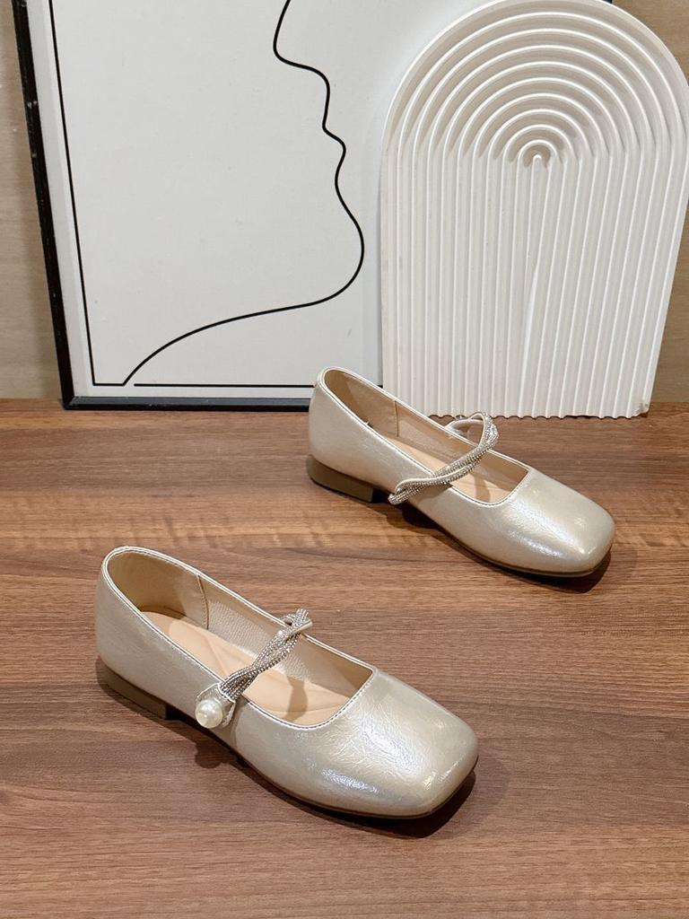 French Retro Mary Jane Single Shoes Women's 2025 Summer New Versatile Light Mouth Square Head Rhinestone Flat Silver Small Leather Shoes