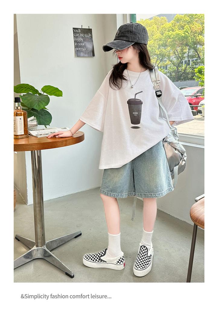 Girls' Summer Short Sleeved T-shirt Set 2026 New Korean Version Stylish Little Girls' Summer Denim Shorts Two-piece Set