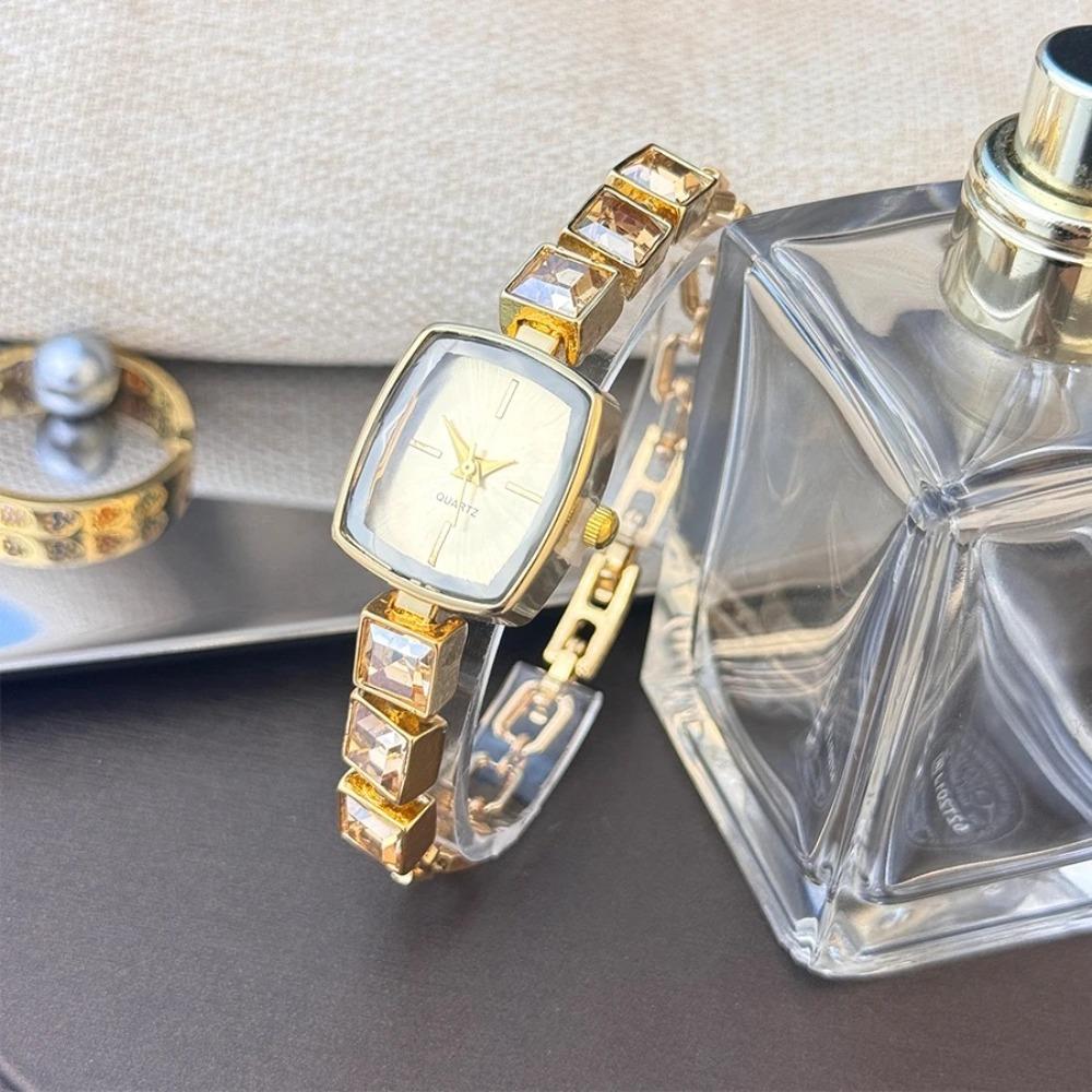 Fashion Alloy Diamond Encrusted Bracelet Small Sugar Colorful Quartz Watch Square Shape Bracelet Watch Jewelry золотой