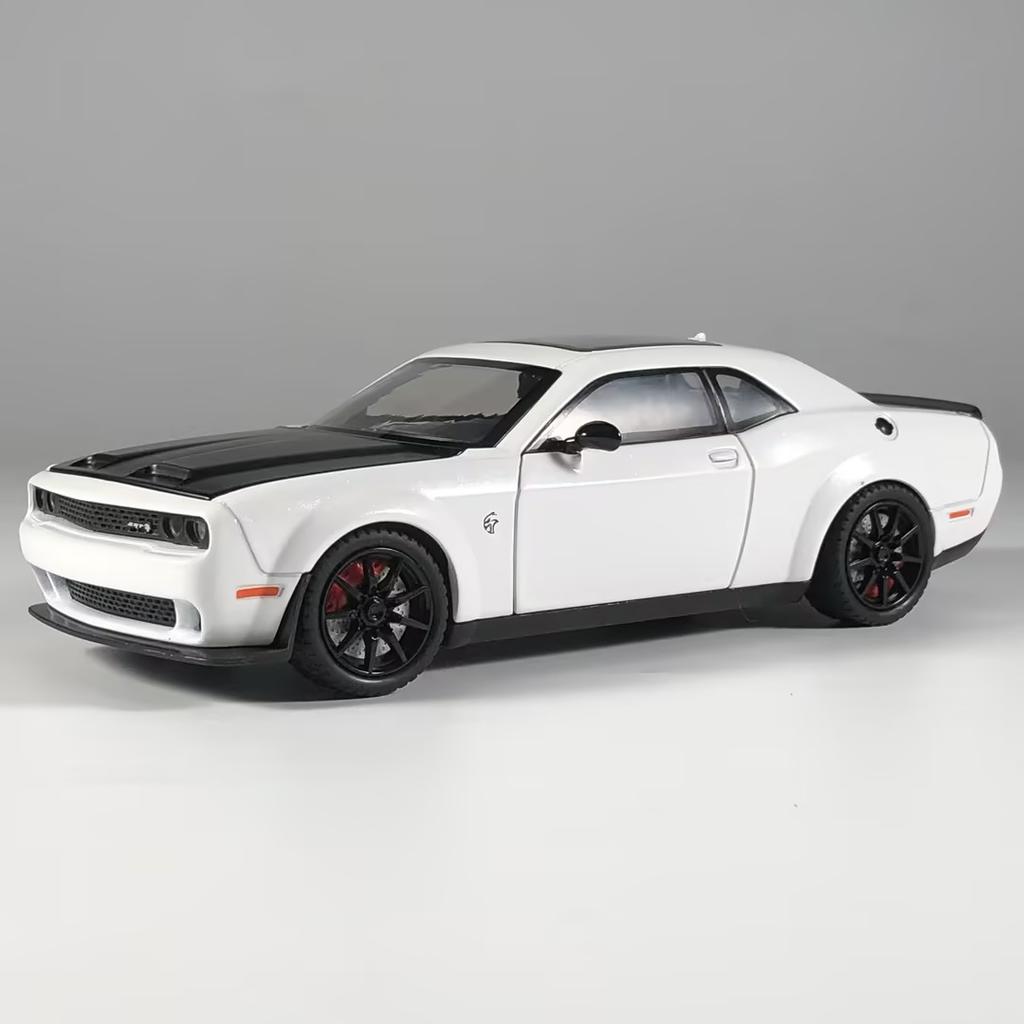 1:24 Dodge Challenger Hellcat Redeye Flash Version Alloy Metal Diecast Model American Muscle Car Computer Desktop Ornaments Gift
