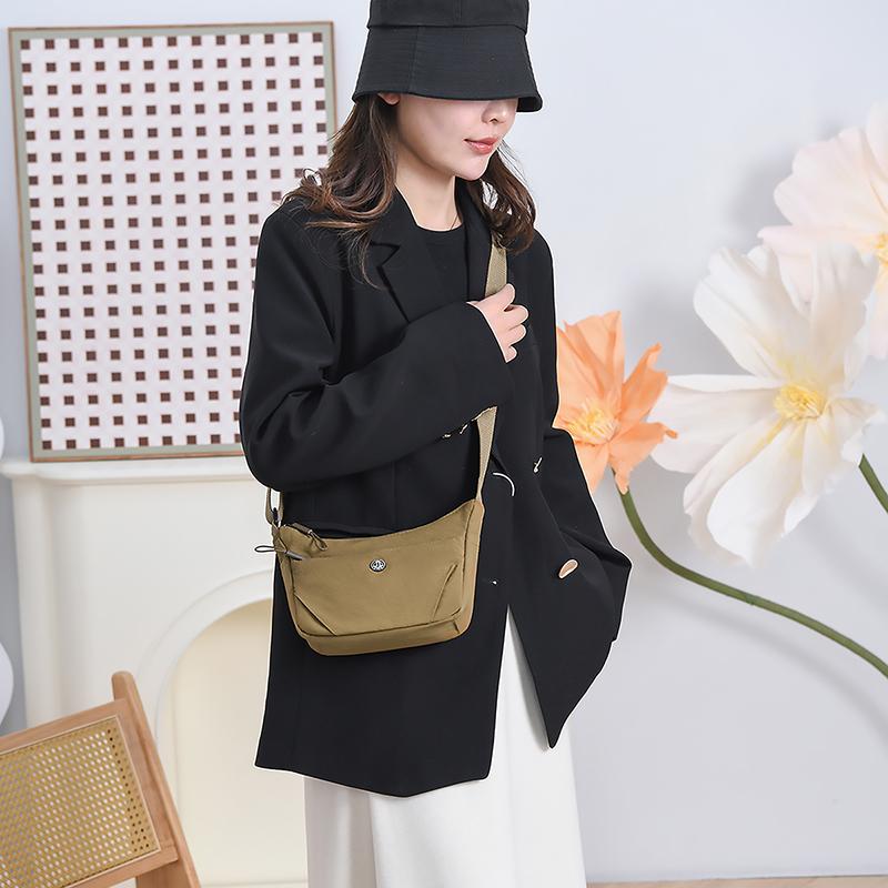 Lehká taška přes rameno Dámská nylonová taška přes rameno Velkokapacitní taška pro matku středního věku