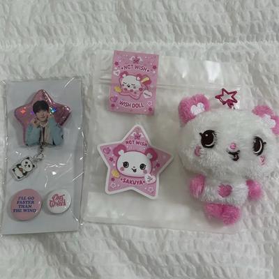 (Physical Item) NCT Wish Original Wish Doll Pangi Sakuya Badge Set