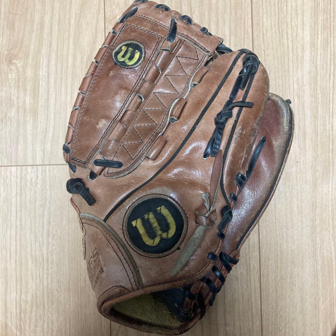 Used Wilson Baseball Glove DIAL FIT SYSTEM