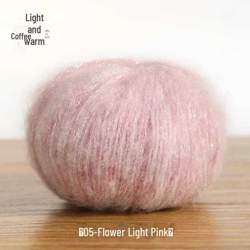 

Светр-шарф ручної в язки з блискучим мохером