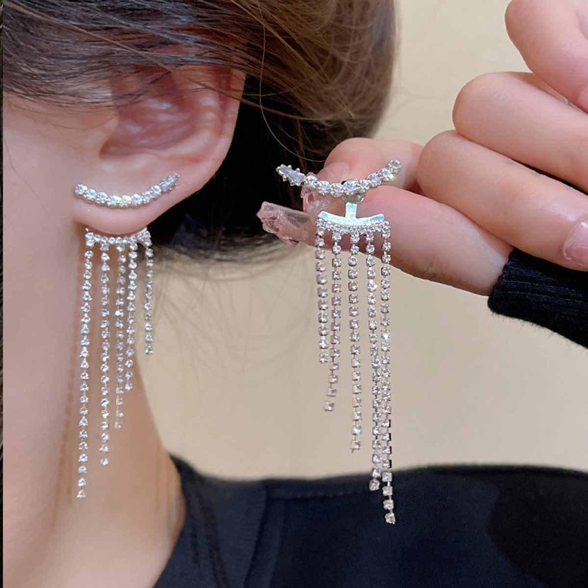 Golden Tassel Rhinestone Stud Earrings: Chic and Stylish Long Design for Women серебряный