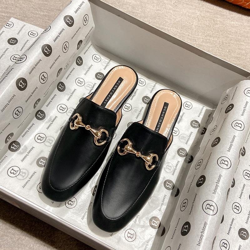 Leather Muller shoes flat bottom, spring and summer 2025 new bag head half slippers, wearing horse buckle without heel lazy shoes