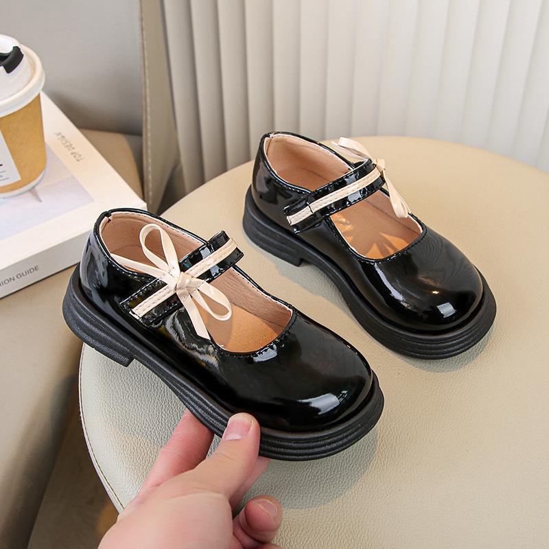 Dětské boty Jaro a podzim Nová korejská verze Bow Girl Princezna Boty Studentské Single Boty Malé černé kožené boty Tide