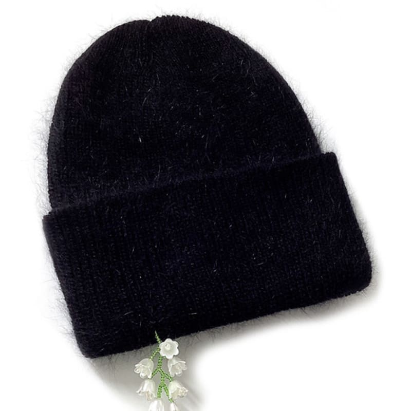 

Потусторонний дроп Шапка-бини с бусинами в виде белых цветов [Ангора Черный] FREE