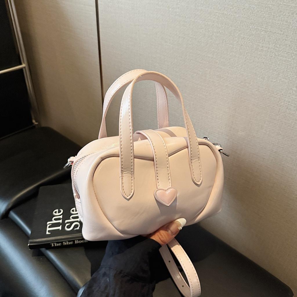 Simple and Versatile Handbag, High-end Texture Fashionable Commuter Bag, Women's 2025 Summer New Ins Wind Small Square Bag