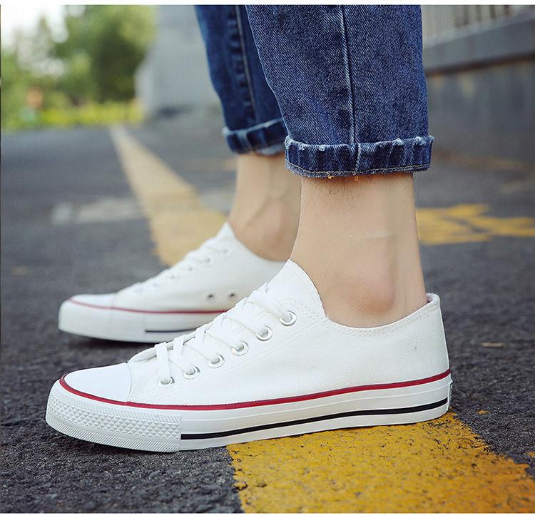Niedrig geschnittene Segeltuchschuhe für männliche und weibliche Paare, vielseitige Freizeitschuhe in koreanischer Version, klassische Einzelschuhe, weiße Schuhe, Brettschuhe