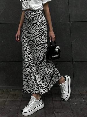 Rose Beauty – Ein klassischer Midirock aus Satin mit Leopardenmuster, hoher Taille, verstecktem Gummibund, Reißverschluss hinten, Meerjungfrauensaum, ausgestellter A-Linien-Rock