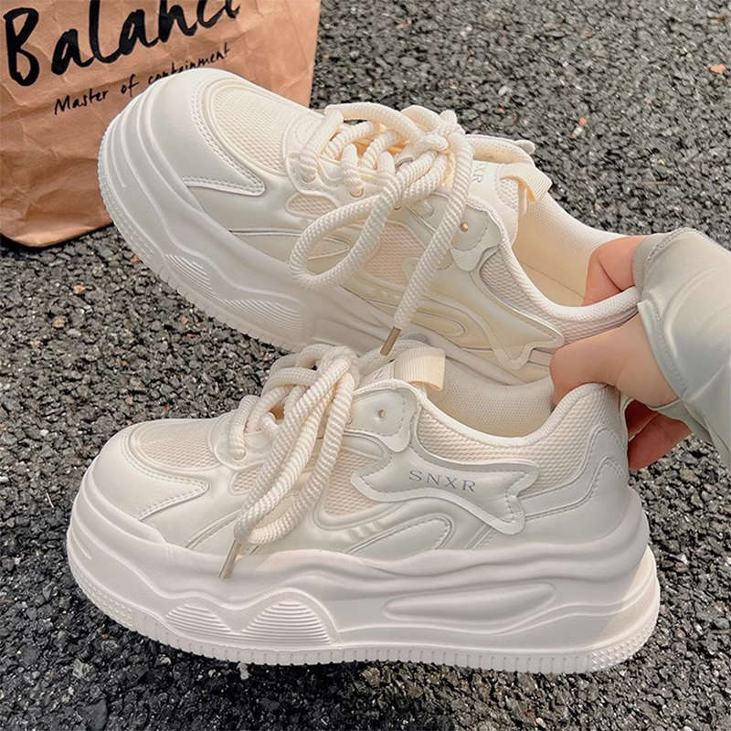Milk fufu board shoes versatile niche lightweight casual mesh shoes 2025 summer new thick-soled breathable little white shoes women