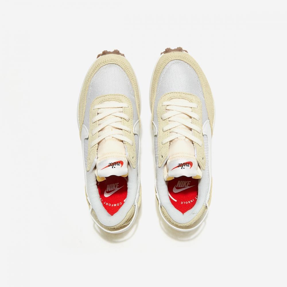Nike Women S Nike Waffle Debut Vintage  001 