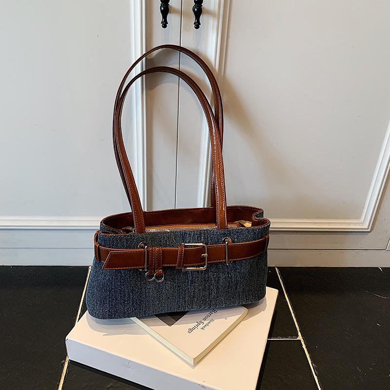 

Сумка большой вместимости женская осенне-зимняя универсальная 2025 новая повседневная на плечо подмышку сумка высококачественная текстура рабочая сумка для поездок коричневый