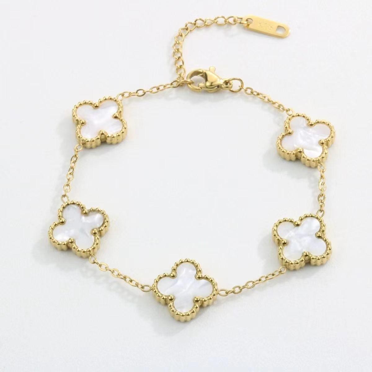 

Новый браслет из титановой стали с красной сеткой, женский простой браслет с пятью цветами из перламутра, на удачу, цепочка для руки с четырехлистным клевером 13mm