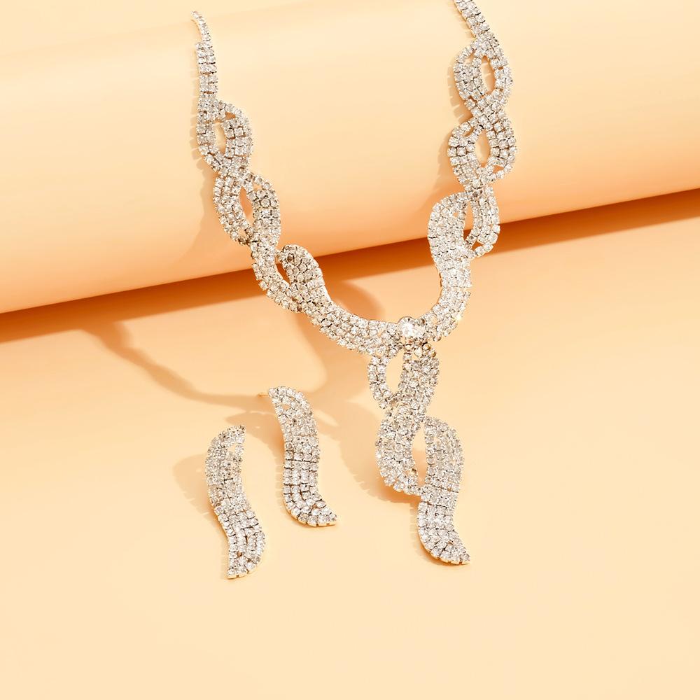 Set Necklace Earrings Two-Piece Set Elegant Ladies Chain Wedding Evening Dress Banquet Accessories