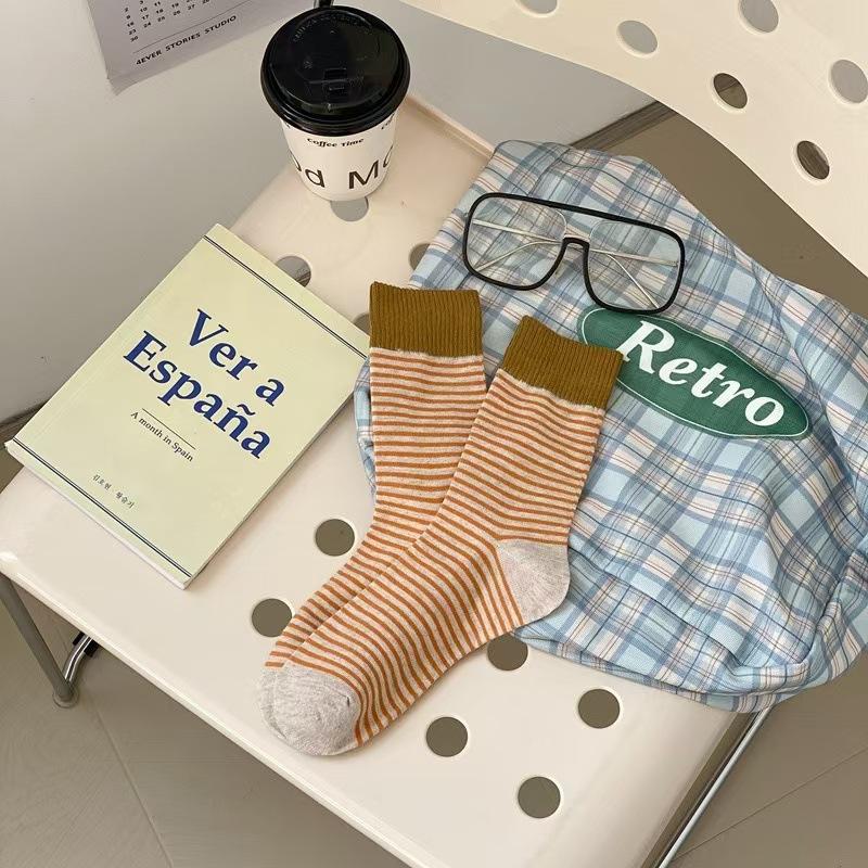 

Полосатые носки для женщин на весну и осень, полосатые носки-гольфы до середины икры, ретро, модные осенне-зимние длинные носки 1pairs жёлтый