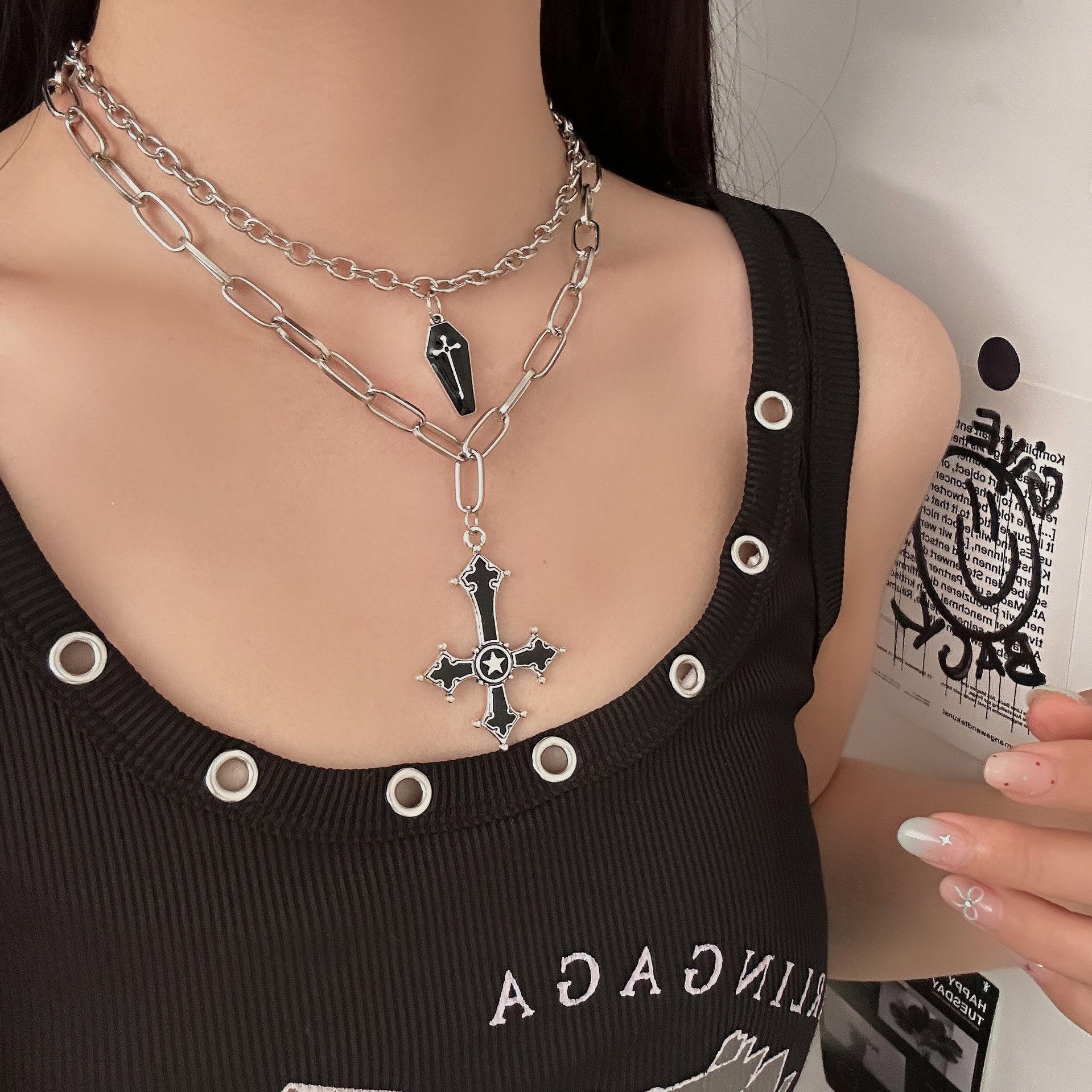 

Punk Bilayer Chain Cross Pendant Necklace Men s Women s Y2K Hip-Hop Choker Black Red Coffin Collarbone Chain Zircon Accessories