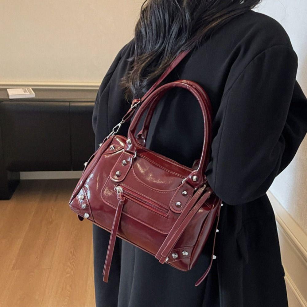 Portable Punk Retro Underarm Bag Vintage PU Leather Boston Bag Elegant Retro Pillow Handbag Shopping