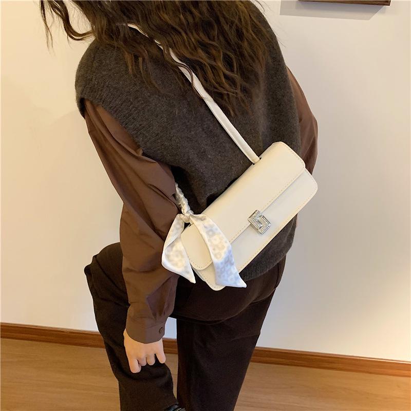 

Elegant Women s Single Shoulder Large Capacity Underarm Handbag – Simple, Textured, and Versatile. белый