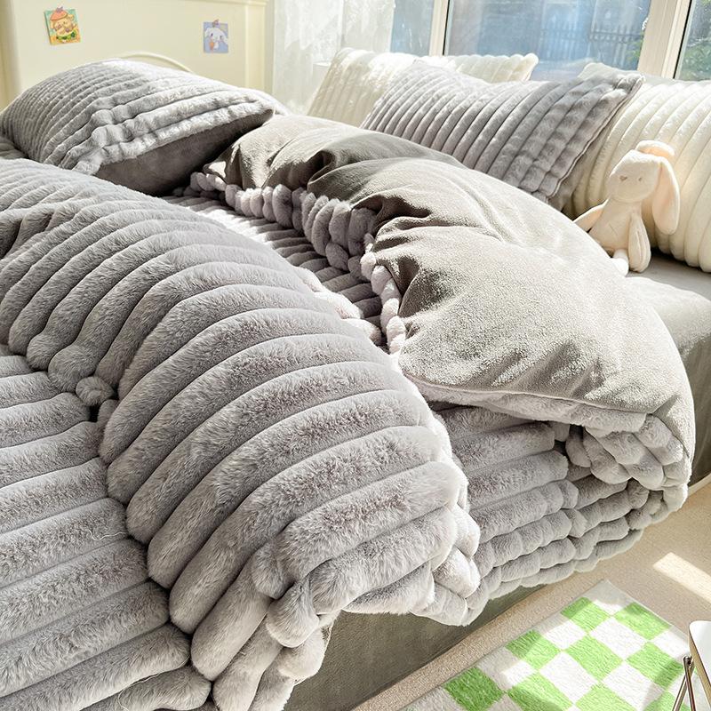 Milk Velvet Four Piece Set, Warm In Winter, Thickened Coral Velvet Bed Sheet, Quilt Cover, Flannel Bed
