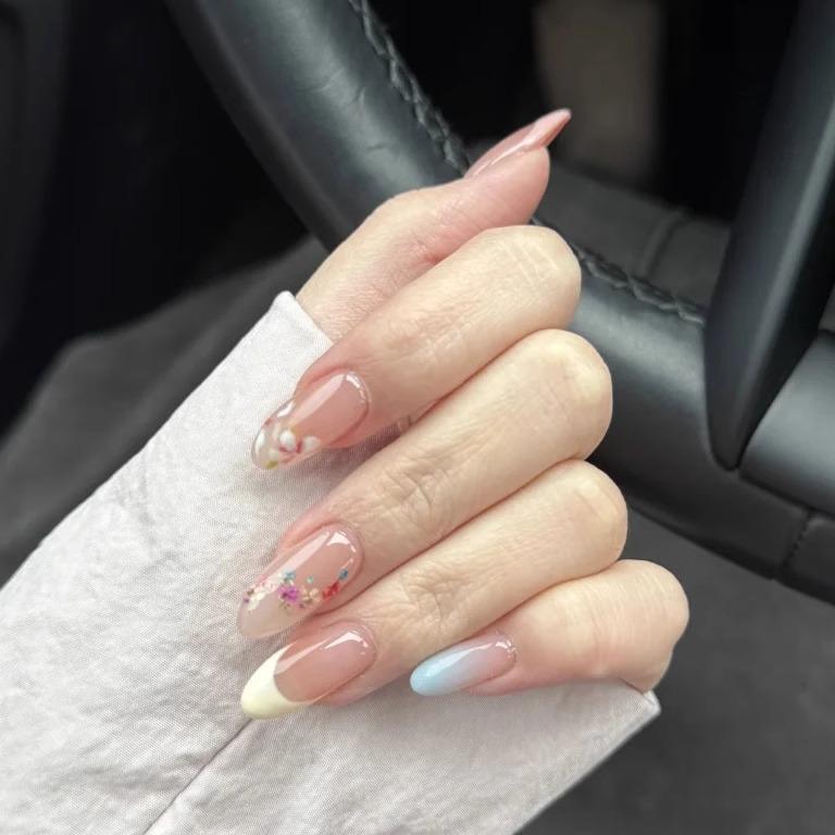 

Colorful Pastel Floral French Manicure Nail Tips SG-282 (XS) [10 pieces]