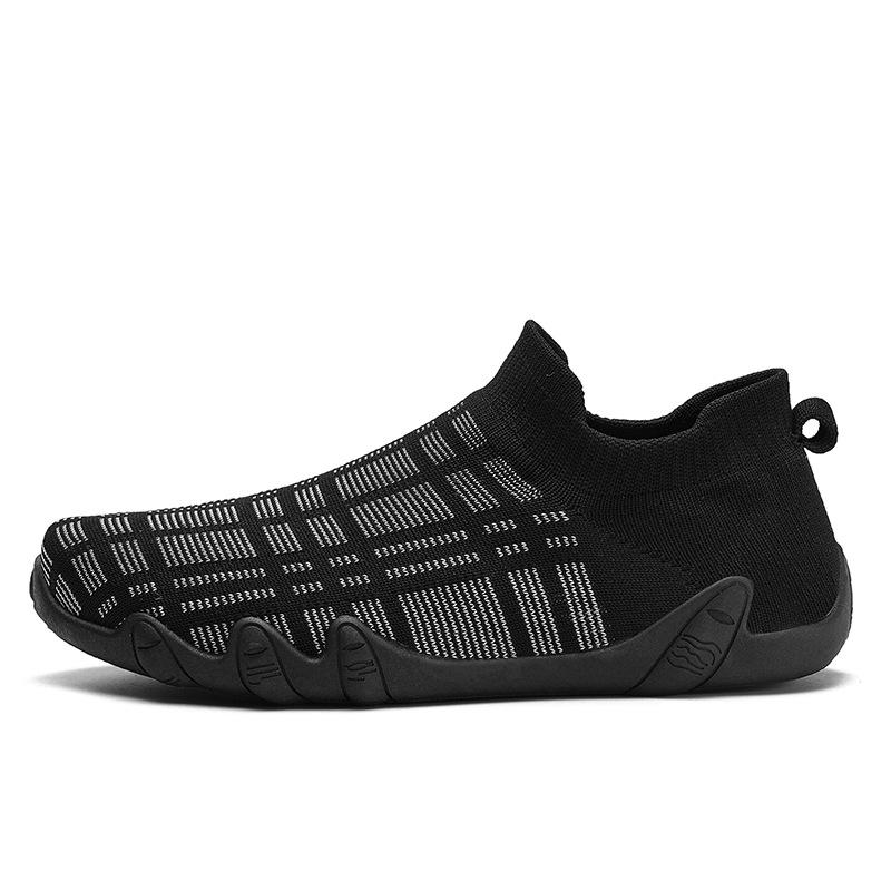 Breathable Men Casual Shoes Lightweight Outdoor Male Walking Shoes Anti-slip Knitted Men Sneakers Slip on Flats Vulcanized Shoes