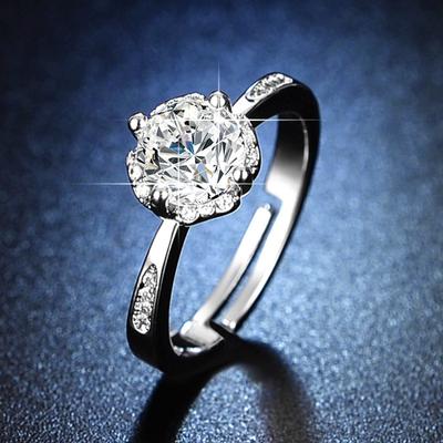 1 karátový prsteň s imitáciou diamantu, dutý štvorkrapový korunkový náramok s imitáciou moissanitu, diamantový prsteň